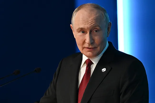 putinden-avrupaya-gozdagi-dogrudan-saldiri-olursa-tum-silahlarin-kullanilmasi-gundeme-gelir-1790882093526.jpeg Putin’den Avrupa’ya gözdağı: “Doğrudan saldırı olursa tüm silahların kullanılması gündeme gelir”