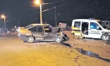 Otomobil ile polis aracı çarpıştı: 2 ölü