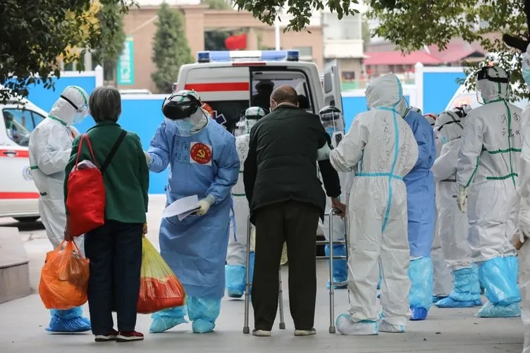 Son dakika haberi:Avrupa’da koronavirüs paniği! Üniversiteler kapatılıyor, Hastanelerden maske çalıyorlar