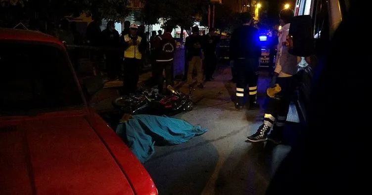Mersin’de park halindeki otomobile çarpan motosiklet sürücüsü öldü