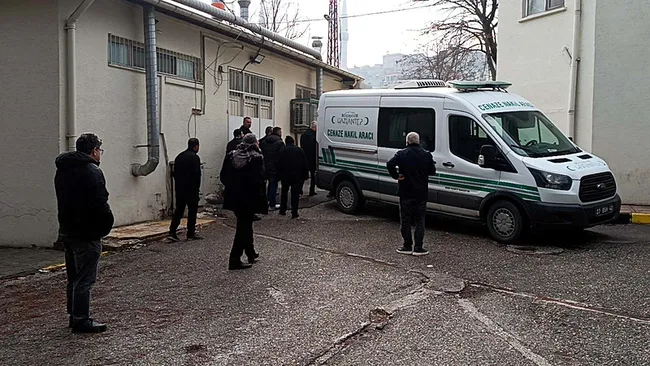 son-dakika-gaziantepte-kahreden-olay-yeni-aldiklari-otomobil-3-kardese-mezar-oldu-o-detay-yurek-yakti-1769678384581.jpeg