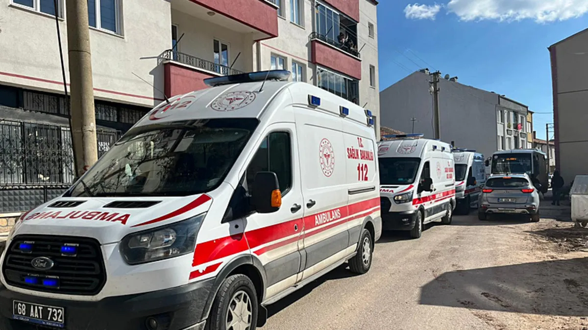 Aksaray’da otomobil ile özel halk otobüsü çarpıştı: 4 yaralı Aksaray’da otomobil ile özel halk otobüsü çarpıştı: 4 yaralı