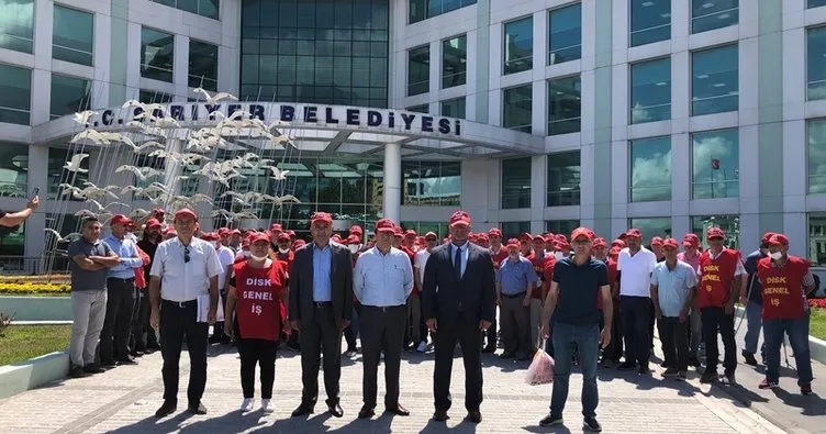 Sarıyer Belediye işçileri greve çıktı