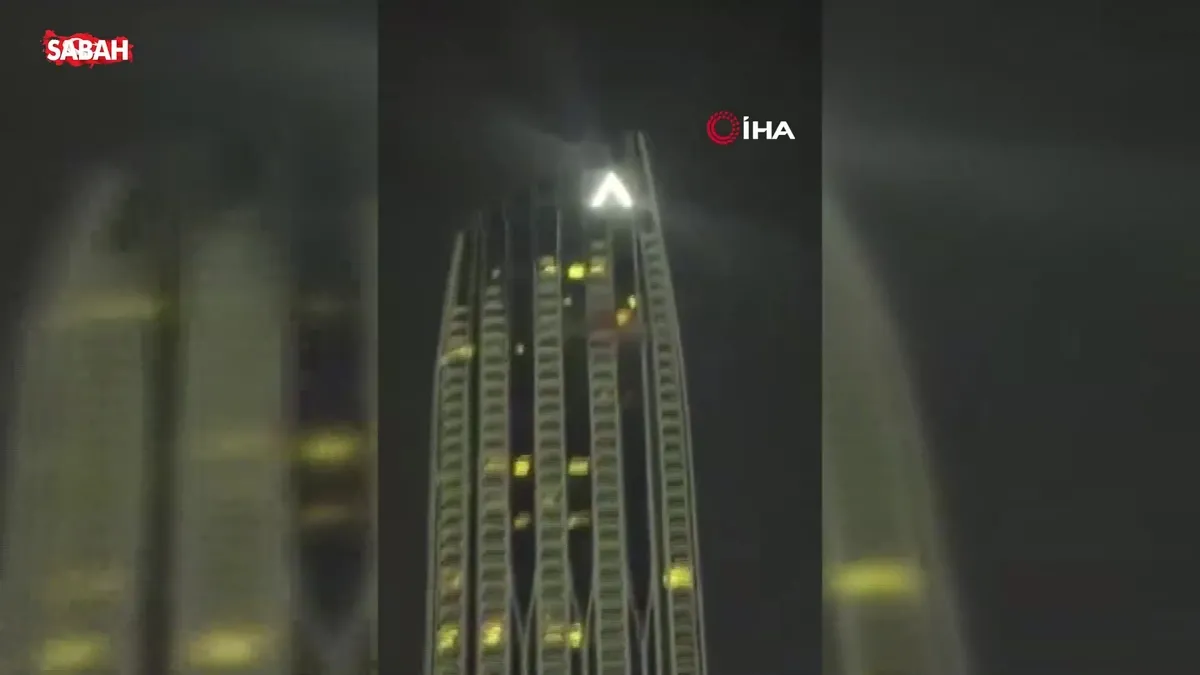 Dubai’de sivil bir binaya isabet eden İHA yangına yol açtı | Video videosunu izle Dubai’de sivil bir binaya isabet eden İHA yangına yol açtı | Video videosunu izle