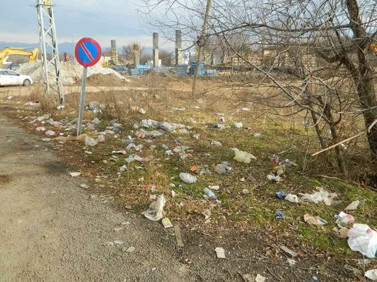 Türkgözü Sınır Kapısı çöp alanına döndü