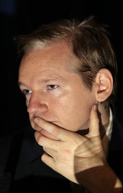Assange'a gözaltı