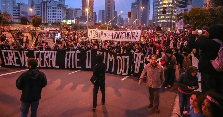 Brezilya’da işçiler greve gitti