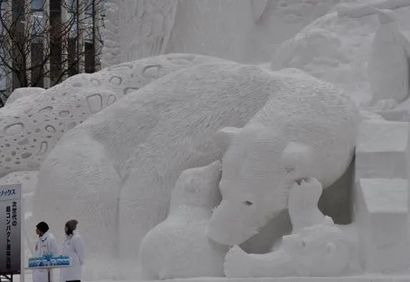 Kar ve buzdan yapılan o muhteşem heykeller