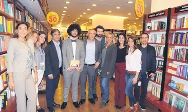 Arda Ayten’e D&R’dan sınırsız kitap