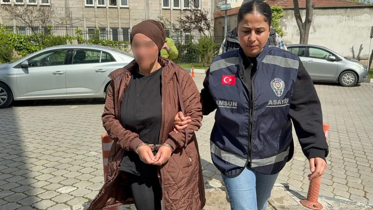 Samsun’da teyzeden şok soygun: Yeğeninin altınlarını çaldı! 2 gün sonra araç alınca… Samsun’da teyzeden şok soygun: Yeğeninin altınlarını çaldı! 2 gün sonra araç alınca…