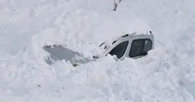 5 kişinin yaşadığı eve çığ düştü