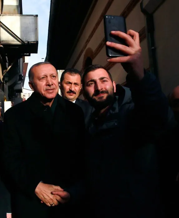 Erdoğan tarihi Çınaraltı'nda vatandaşlarla sohbet etti