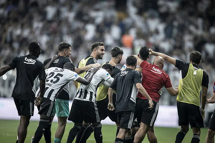 besiktas-evinde-kayserisporu-1-0-yendi-rachid-ghezzal-son-dakikalarda-atti-1659819899129.jpg
