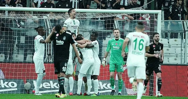 Giresunspor'un gollerinden sonra büyük tepki! Beşiktaşlı taraftarlar, tüm takımı ıslıkladı bir isim hariç...
