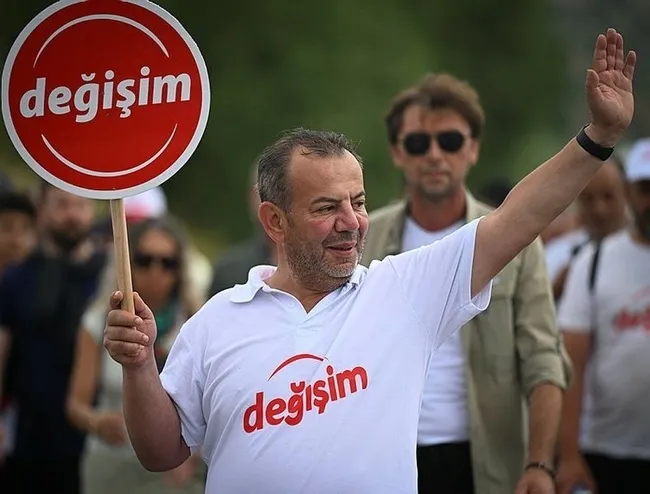 tanju-ozcandan-baris-yarkadas-iddiasi-kupon-belediyelerden-birisine-aday-yapildi-istanbuldaki-o-ilceyi-de-acik-1691611326821.jpg