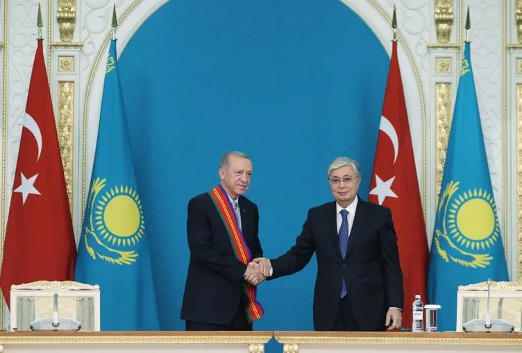 Başkan Erdoğan ile Tokayev masa tenisi oynadı! Astana’da renkli görüntüler…