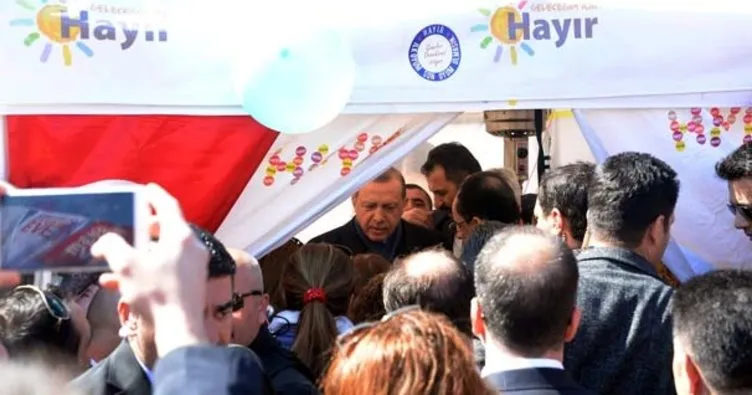 Cumhurbaşkanı Erdoğan ’Hayır’ çadırını ziyaret etti
