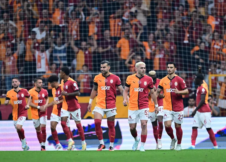 SON DAKİKA HABERLERİ: Galatasaray - Rizespor maçında 6 değişiklik yapılması gündem olmuştu! Kural ortaya çıktı: İşte sebebi…