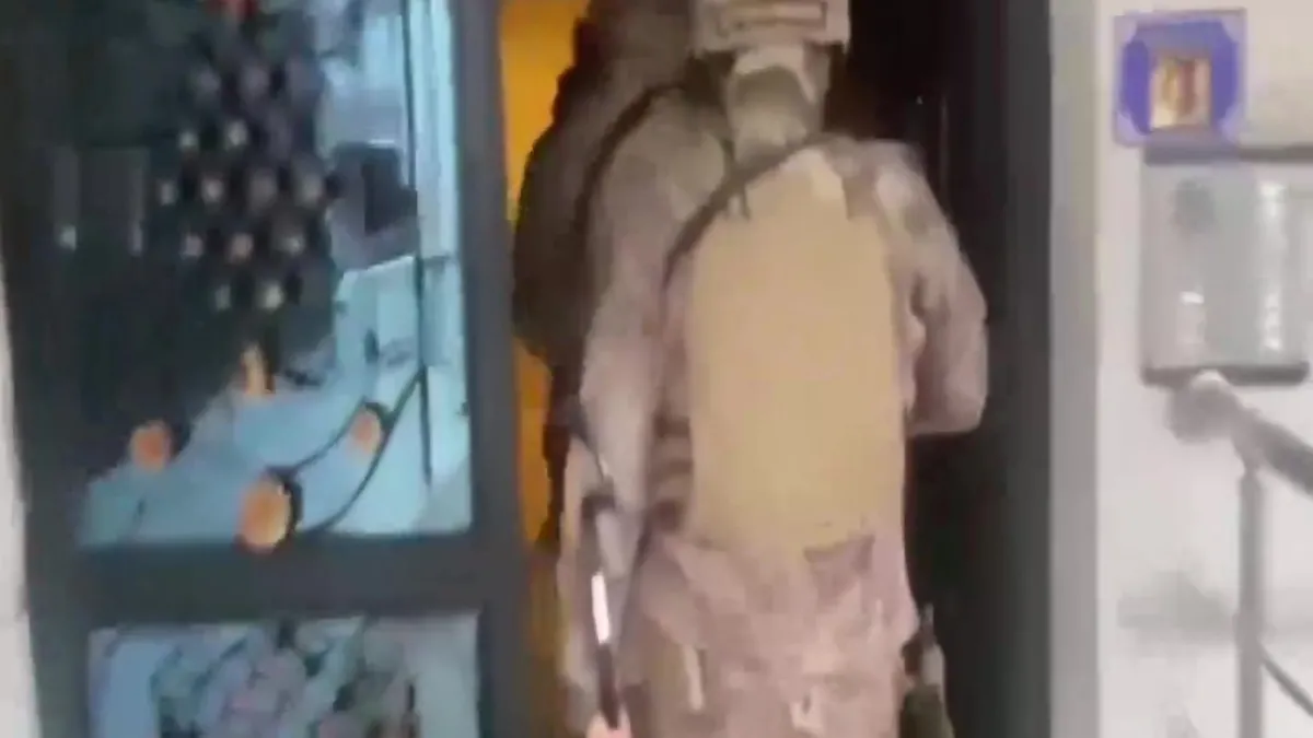 Ankara’da ‘Turkuaz’ operasyonu: 46 şüpheli gözaltına alındı | Video videosunu izle Ankara’da ‘Turkuaz’ operasyonu: 46 şüpheli gözaltına alındı | Video videosunu izle