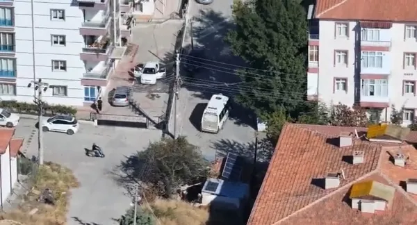 kirikkalede-dron-destekli-trafik-denetimi-ara-sokaklara-kacan-minibus-surucusu-havadan-yakalandi-1791216061860.jpg