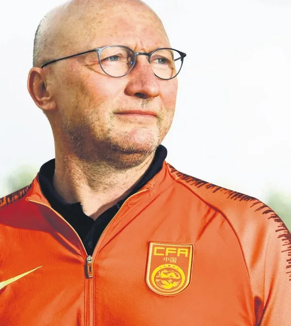 fenerbahcenin-altyapiyi-emanet-edecegi-chris-van-puyvelde-kimdir-1785732937644.jpeg