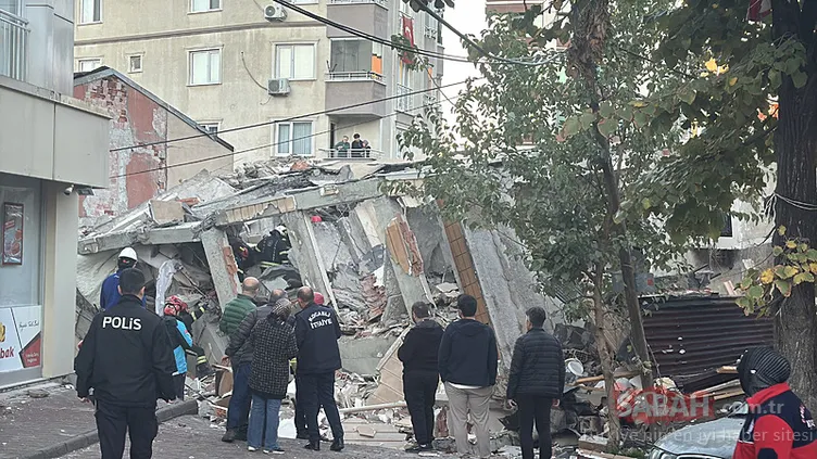 SON DAKİKA | Gebze’de 7 katlı bina çöktü: 5 kişilik aile enkaz altında: 1 erkek çocuğun cansız bedenine ulaşıldı