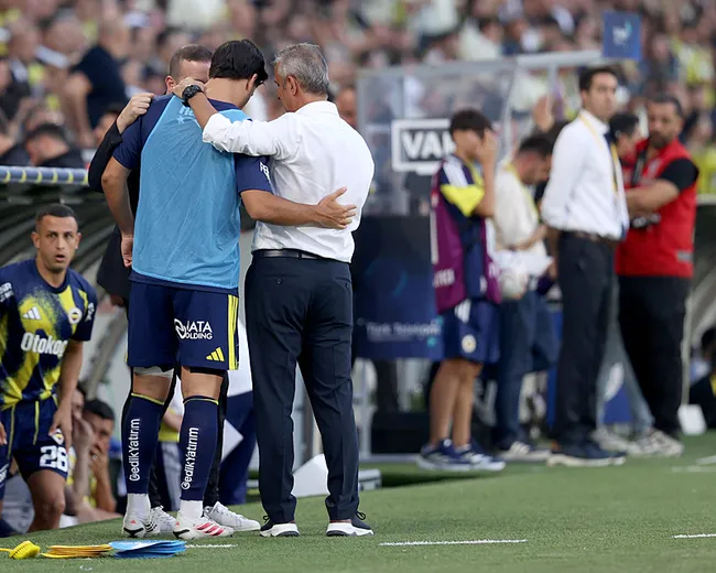 son-dakika-fenerbahceden-resmi-aciklama-marco-asensio-ameliyat-olacak-iste-sahalara-donus-tarihi-1792329061165.jpg