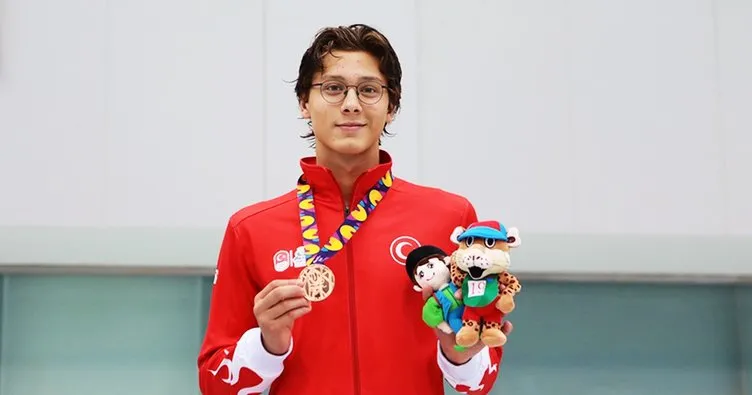 Milli yüzücü Berke Saka, Avrupa Gençler Şampiyonası’nda altın madalya kazandı