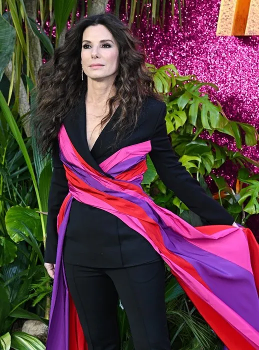 Hollywood’un ’zamansız savaşçısı’! Ünlü oyuncu Sandra Bullock’un nasıl bir aileden geldiğini biliyor muydunuz?