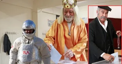 Sandıktan renkli görüntüler: Kral ve astronot kostümüyle geldiler