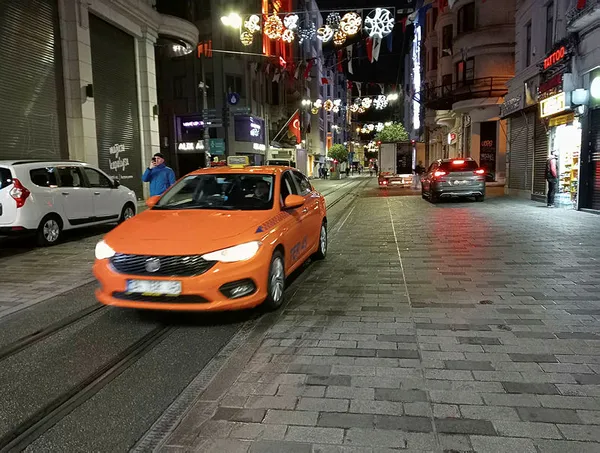SON DAKİKA: Taksim İstiklal Caddesi’nde patlama! Bombalı saldırıda 6 kişi hayatını kaybetti