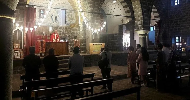 PKK’nın tahrip ettiği kilisede 8 yıl sonra ilk ayin yapıldı