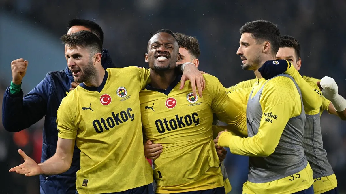 Son dakika haberi: Fenerbahçe, Olympiakos deplasmanında! UEFA Konferans Ligi çeyrek finalinde ilk 11'ler belli oldu