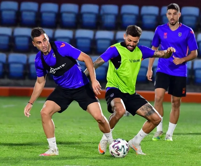 Guiliano ve Deniz Türüç Başakşehir ile ilk kez idmanda! İşte o görüntüler - 1
