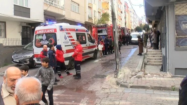 Bahçelievler’de panik anları: Apartman dışına alevler sıçradı!