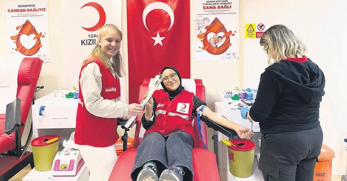 Kızılay’ın kadın neferleri kan bağışı için sahada