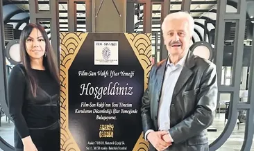 Sanatçılar iftarda buluştu