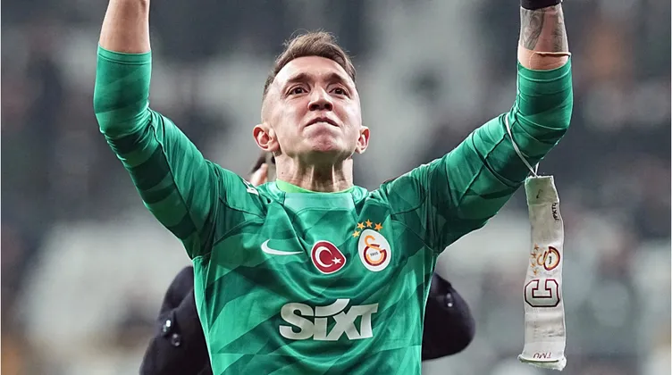 Son bir yılın en iyi kalecileri belli oldu! Süper Lig’den 3 isim listede yer aldı...