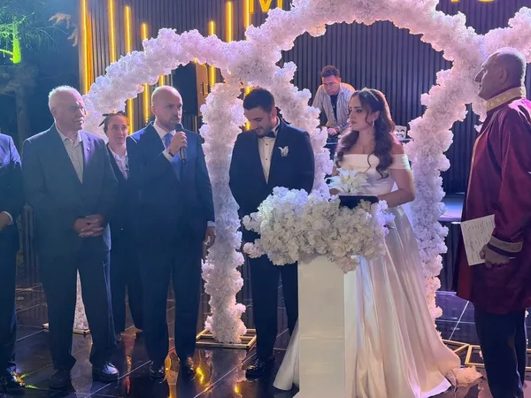 bilal-erdogan-baskan-erdoganin-sozlerini-hatirlatti-genc-cifte-en-az-3-cocuk-tavsiyesi-1787855540078.jpeg