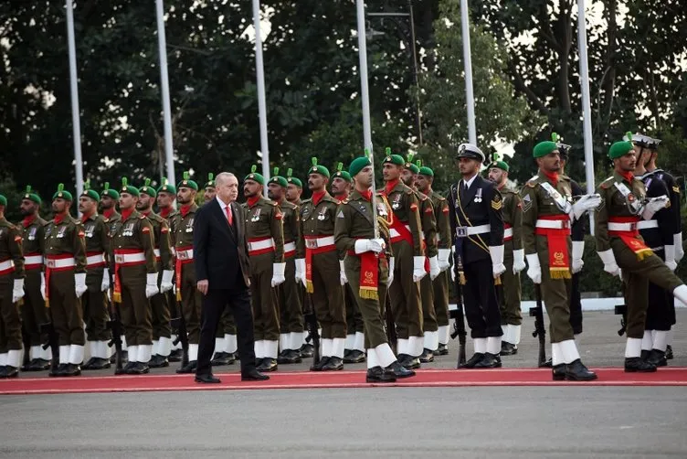 Başkan Erdoğan'a Pakistan'da coşkulu karşılama