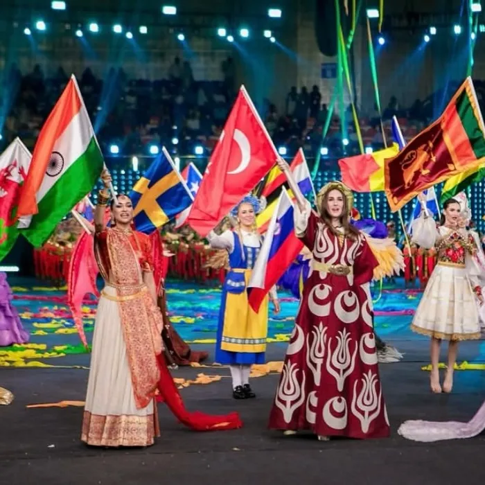 Miss Turkey 2024 Hindistan’ı salladı! İdil Bilgen’in Ay-Yıldızlı elbisesi olay yarattı