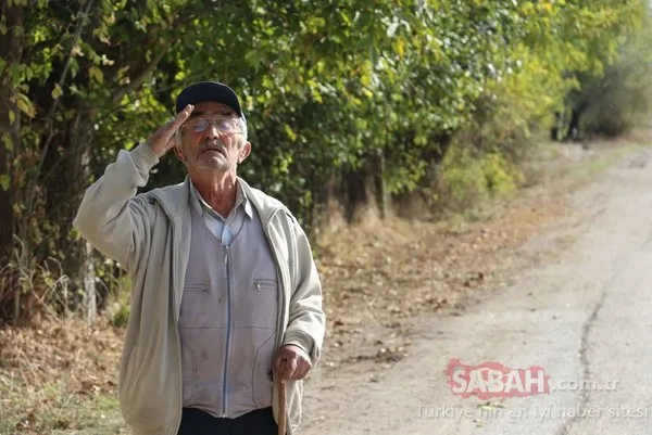 Merzifon'da 25 yıldır Mehmetçiği selamlayan Mehmet amcayı gururlandıran arma