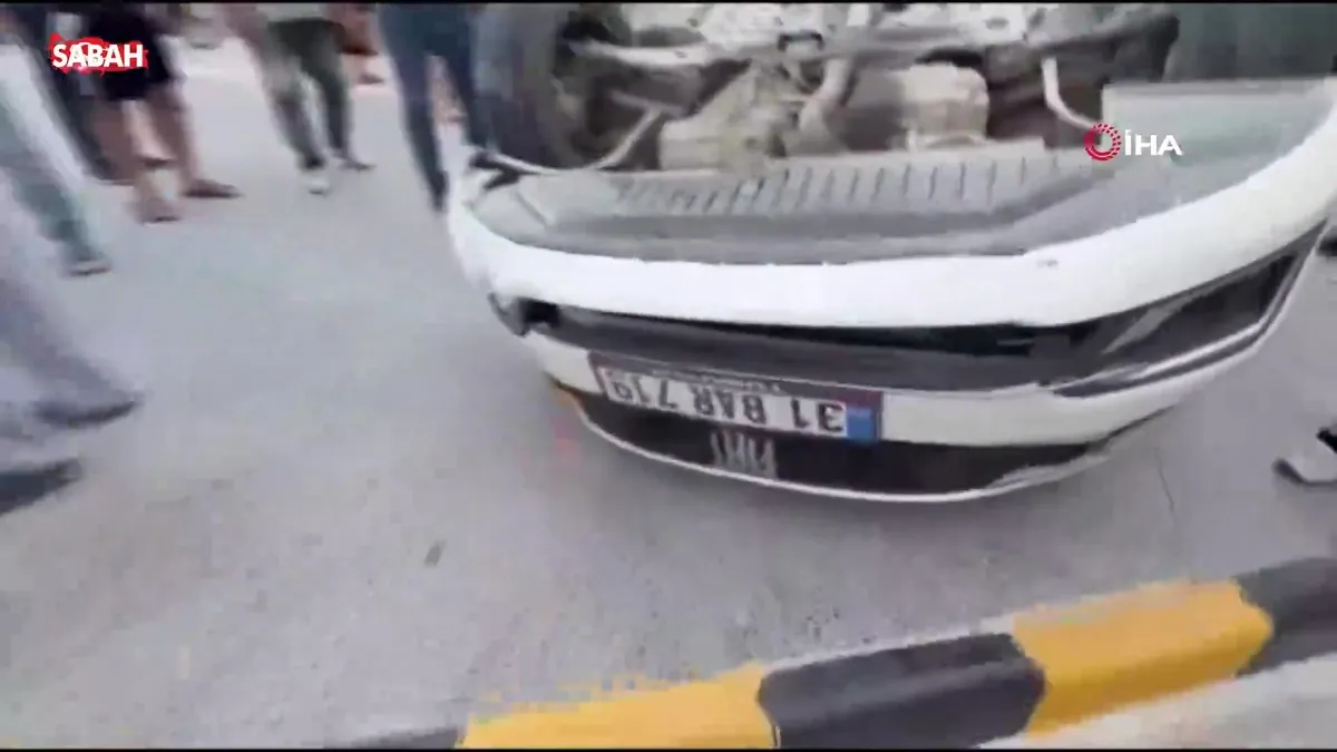 Hatay’da feci ölüm: Takla atan otomobilde 19 ve 23 yaşındaki iki genç can verdi | Video videosunu izle Hatay’da feci ölüm: Takla atan otomobilde 19 ve 23 yaşındaki iki genç can verdi | Video videosunu izle
