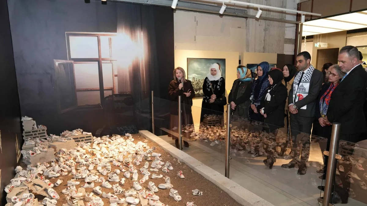 Kalyon Kültür, Filistin’e destek için “Sessiz Ayakkabılar” sergisini hayata geçirdi Kalyon Kültür, Filistin’e destek için “Sessiz Ayakkabılar” sergisini hayata geçirdi