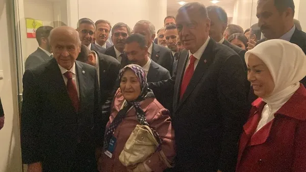 fatma-teyzenin-cumhurbaskani-erdogan-ile-gorusme-hayali-gercek-oldu-1666978585453.jpeg