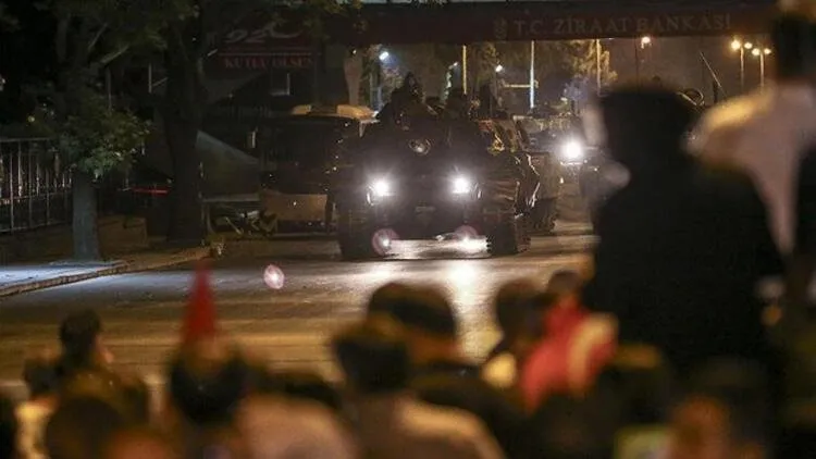 FETÖ'nün kanlı darbe girişimi böyle geldi! 17/25 Aralık kumpasından 15 Temmuz ihanetine