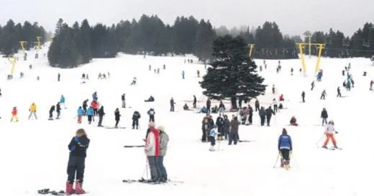 Kar yağdı, Uludağ’da turizmcinin yüzü güldü