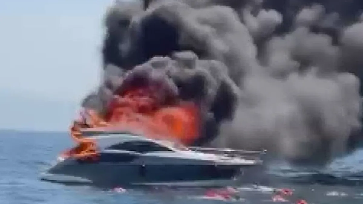 Son dakika: Kınalıada açıklarında teknede yangın! Yolcular denize atladı! Son dakika: Kınalıada açıklarında teknede yangın! Yolcular denize atladı!