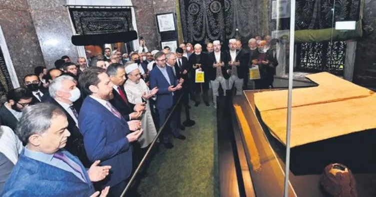 Hırka-i Şerif’te hasret sona erdi