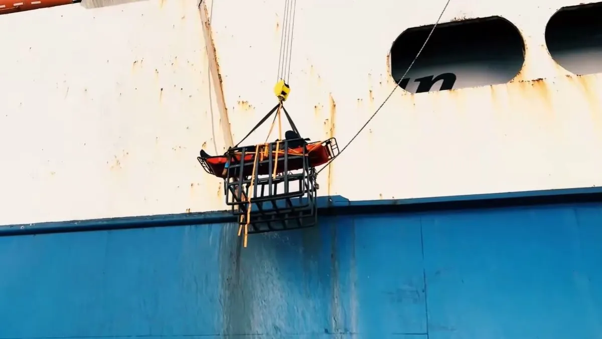 Bakan Yerlikaya: Gemide fenalaşan vatandaşımız tahliye edildi Bakan Yerlikaya: Gemide fenalaşan vatandaşımız tahliye edildi